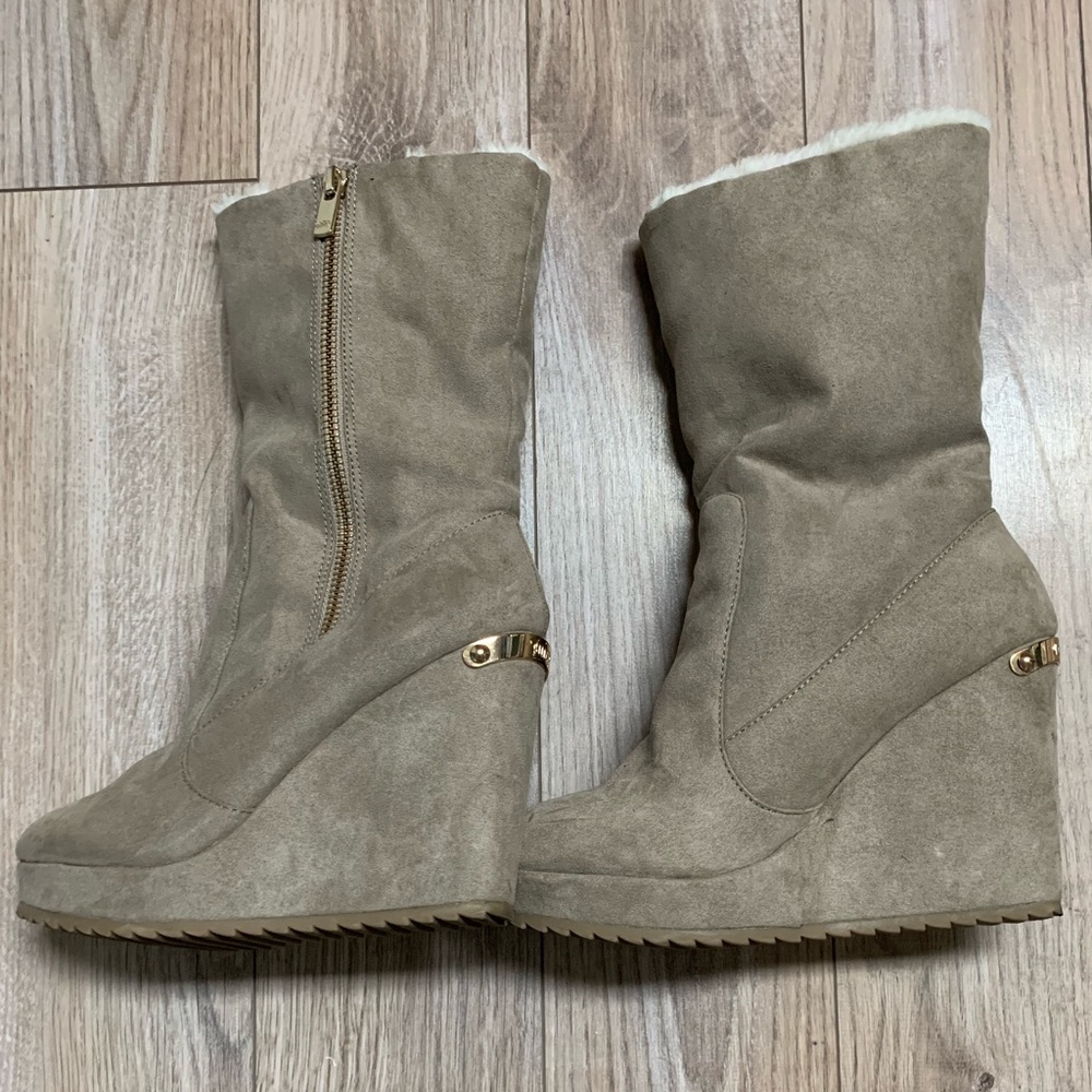 Juicy Couture Tan Wedge Boots
